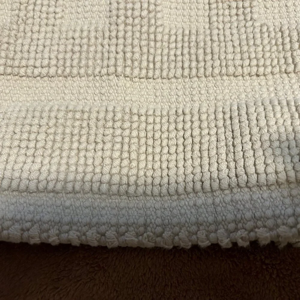 Reversible (Tan/Cream) Shower Curtain with Coordinating Bath Rug (Tan) EUC